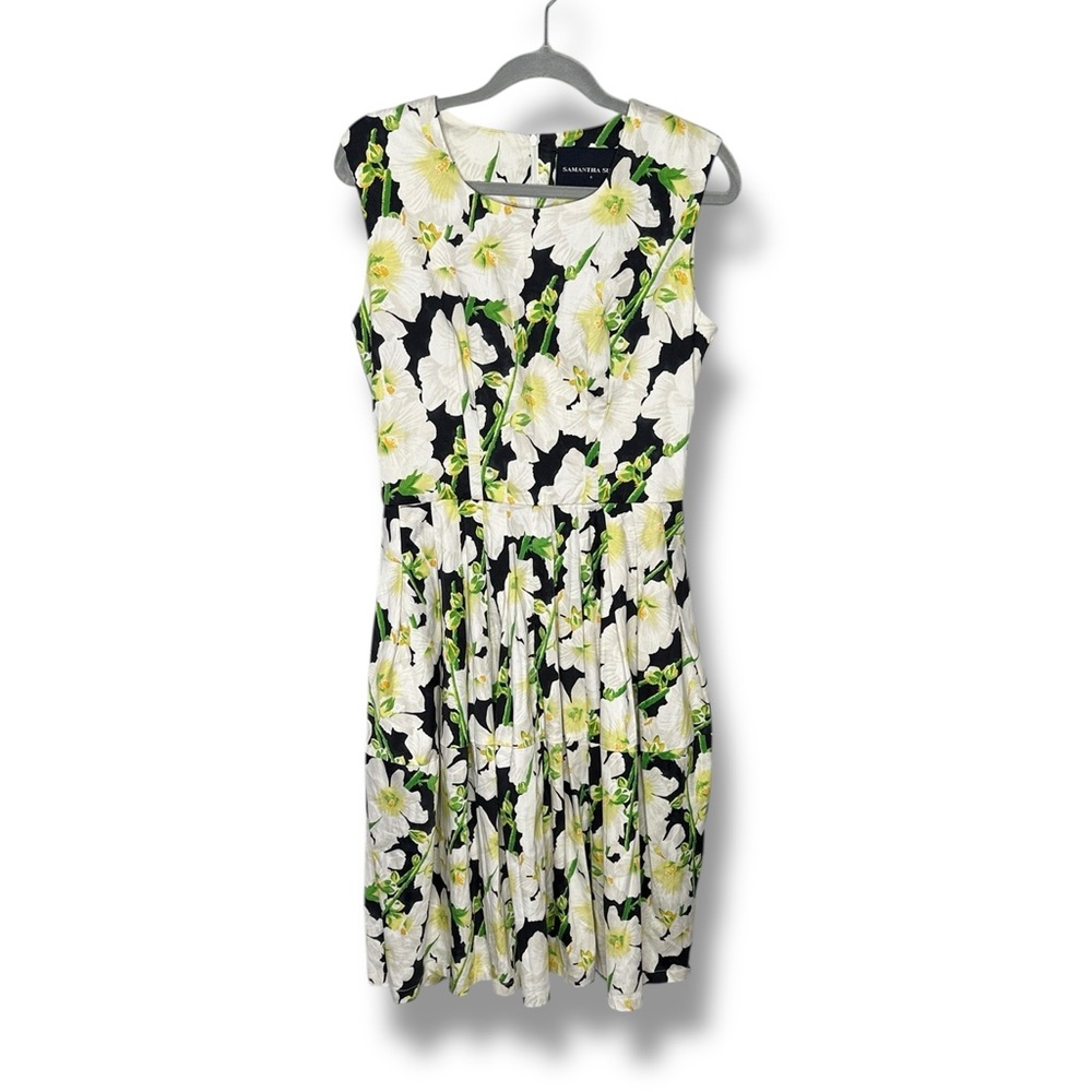 Samanthaโ Sung Black & White Floral Fit & Flare Pleated Dress Size 6